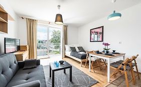 Sea Flats Studio - Beach & Private Parking